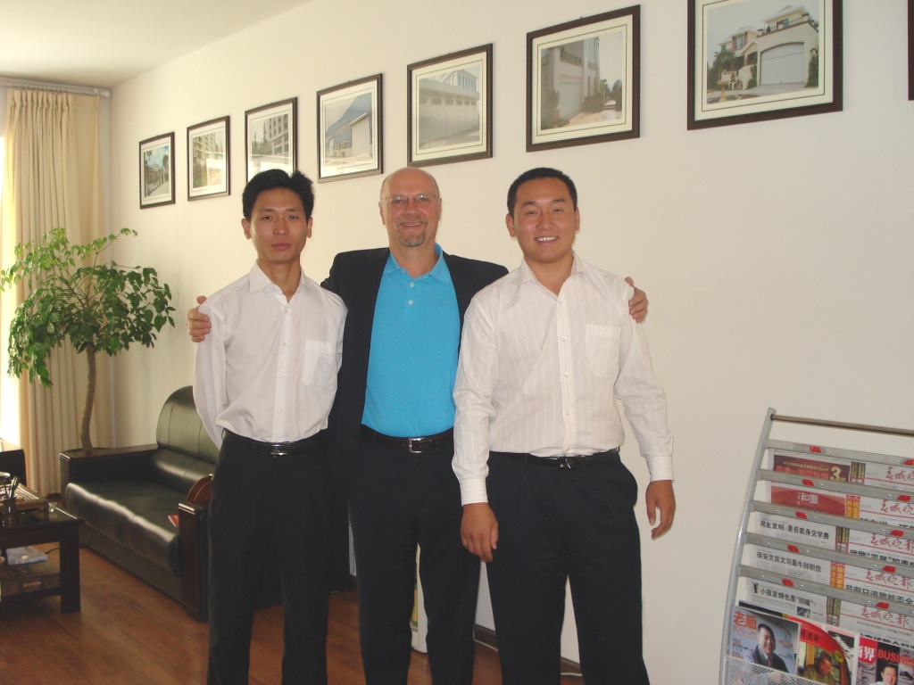 SOMMER(gu)˾õL(fng)˾
컯h(jng)gӭI(lng)(do)Gerd Schaaf һЁ(li)߲pM(jn)HѺõĕ(hu)Մ(hu)ՄY(ji)컯h(jng)ͬ(gu)һ[˸ԭ ? 